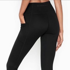 Victoria’s Secret Incredible Essential Leggings